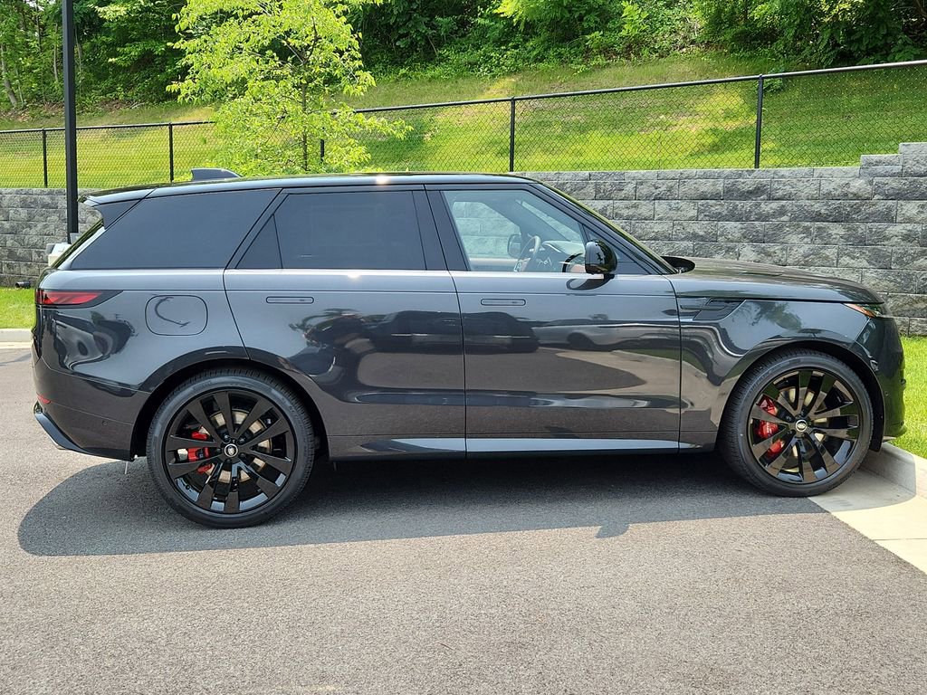 New 2025 Land Rover Range Rover Sport Dynamic SE AWD/4WD image 11