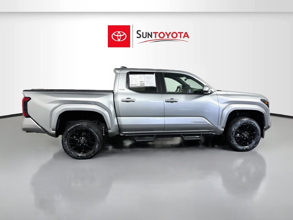 Used 2024 Toyota Tacoma SR5 AWD/4WD image 2