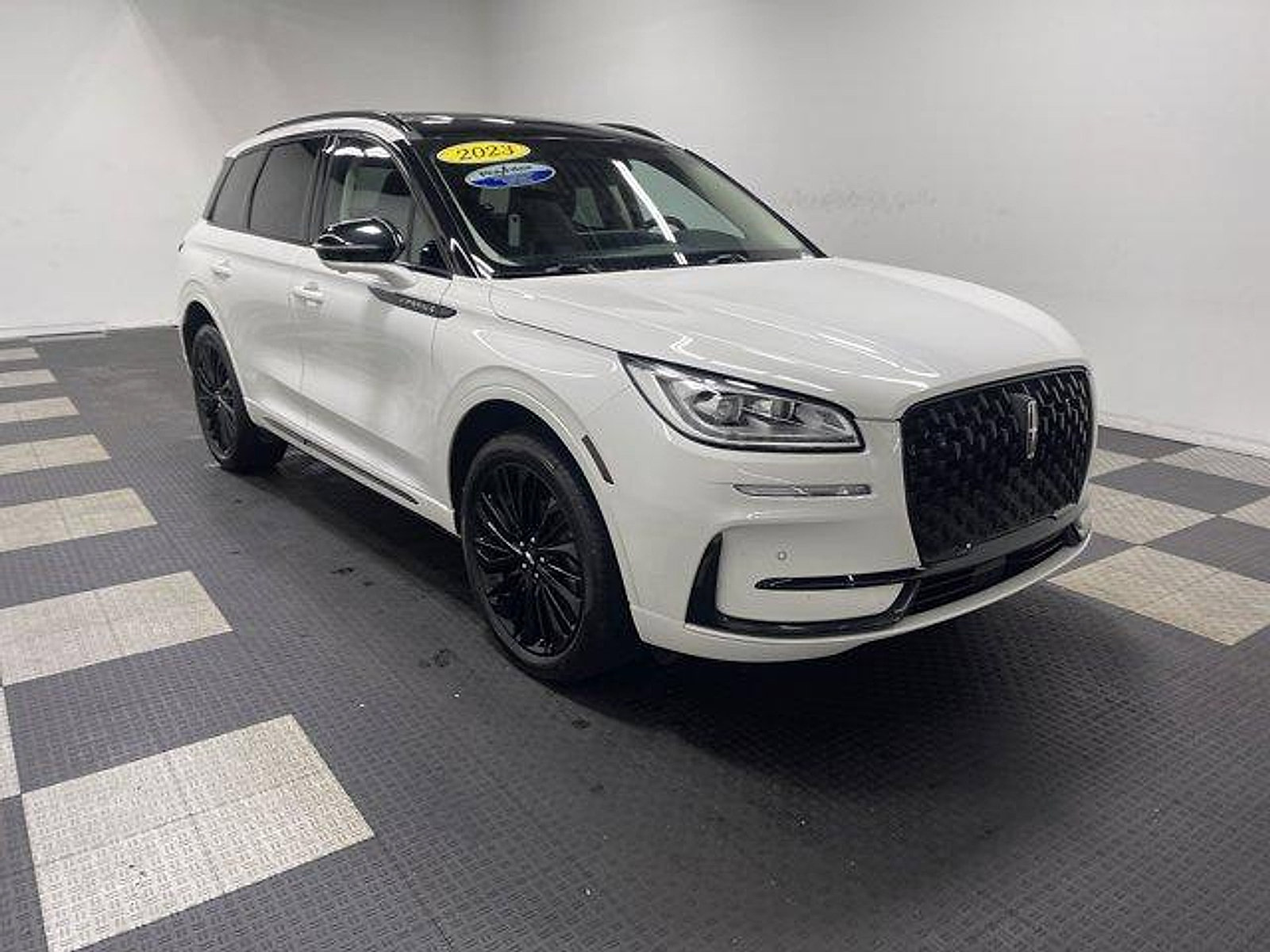 Used 2023 Lincoln Corsair Reserve w/ Equipment Group 201A AWD/4WD image 5