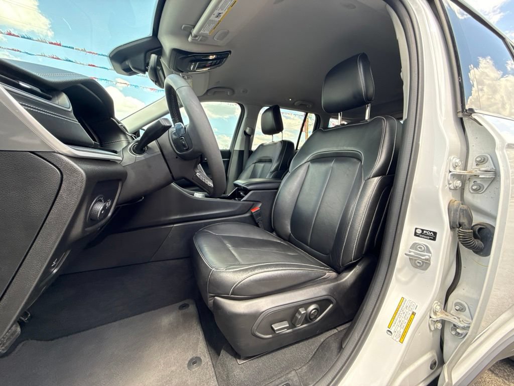 Used 2023 Jeep Grand Cherokee Limited w/ Black Appearance Package AWD/4WD image 12