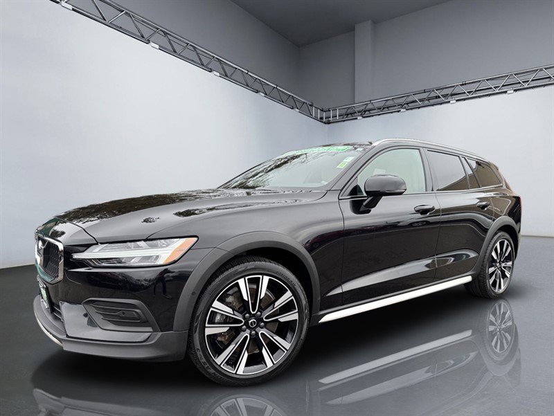 Used 2020 Volvo V60 T5 Cross Country w/ Protection Package Premier image 29