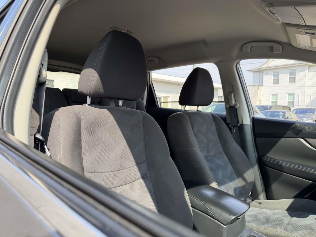 Used 2016 Nissan Rogue S image 9