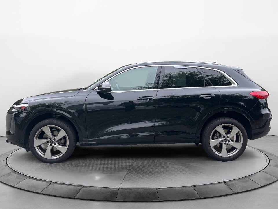 Used 2025 Audi Q5 Premium Plus w/ Premium Plus AWD/4WD image 4