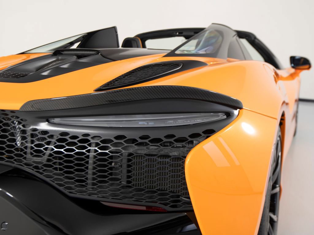 Used 2025 McLaren Artura Spider image 47