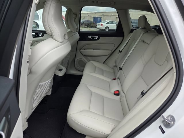 Used 2024 Volvo XC60 B5 Plus AWD/4WD image 8