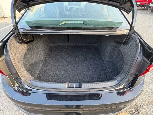 Used 2025 Volkswagen Jetta SE image 39