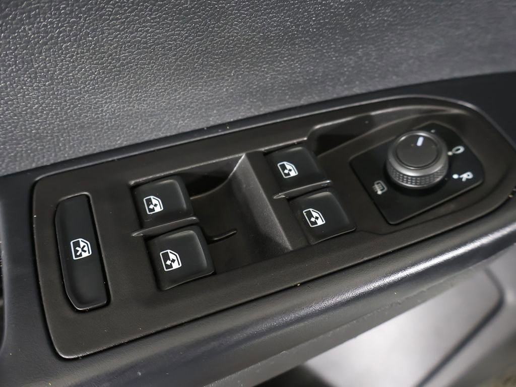 Used 2024 Volkswagen Taos SE AWD/4WD image 38