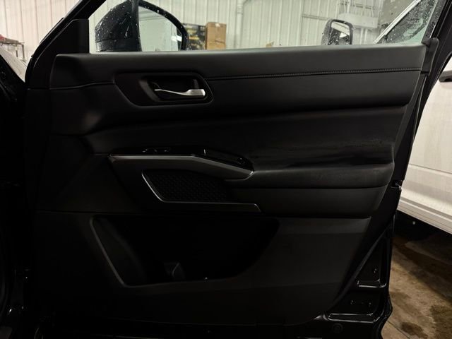 Used 2023 Nissan Pathfinder SL image 14