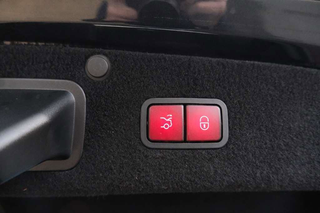 Used 2016 Mercedes-Benz S 550 4MATIC Sedan image 11