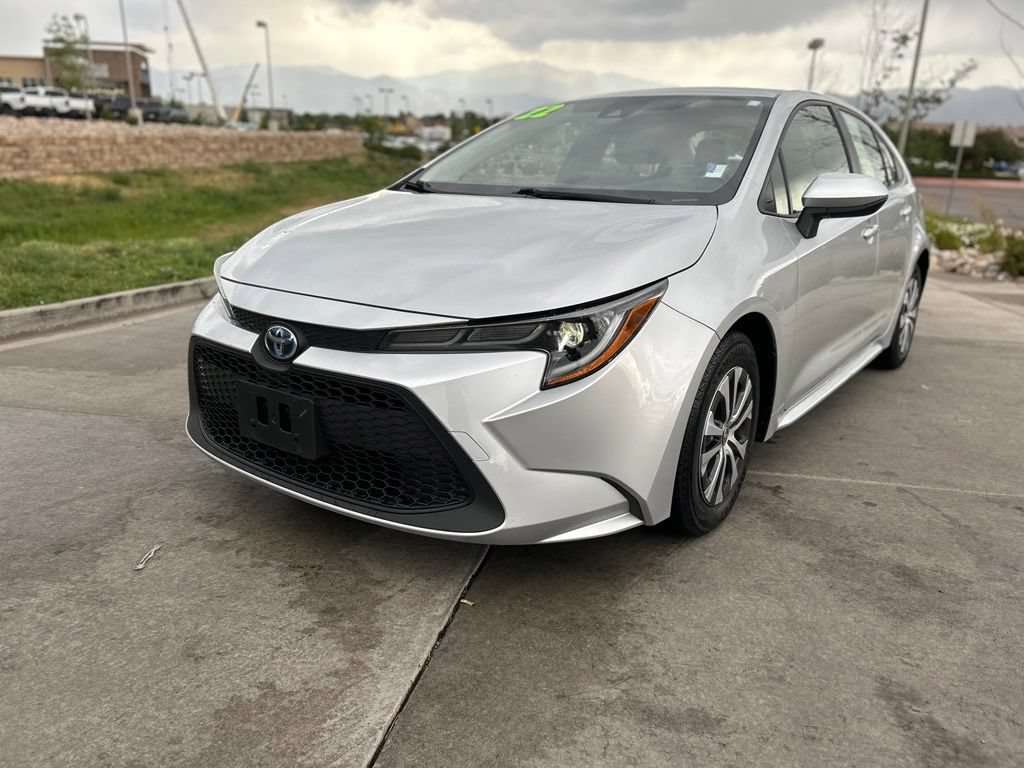 Used 2022 Toyota Corolla LE FWD image 3