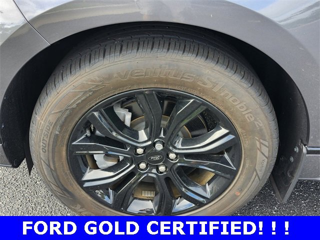 Used 2024 Ford Edge SE w/ Black Appearance Package image 17