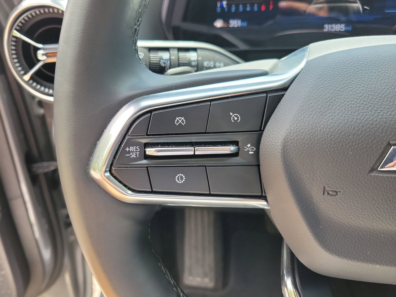 Used 2025 Chevrolet Equinox LT image 17