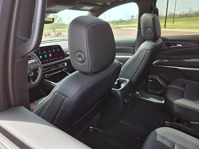 Used 2024 Chevrolet Traverse RS AWD/4WD image 50