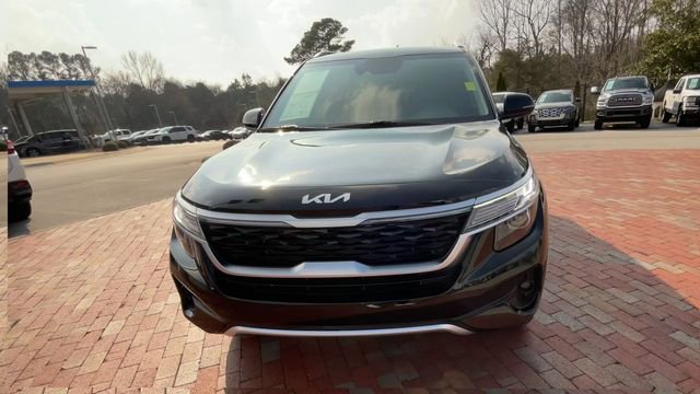 Used 2023 Kia Seltos EX image 4