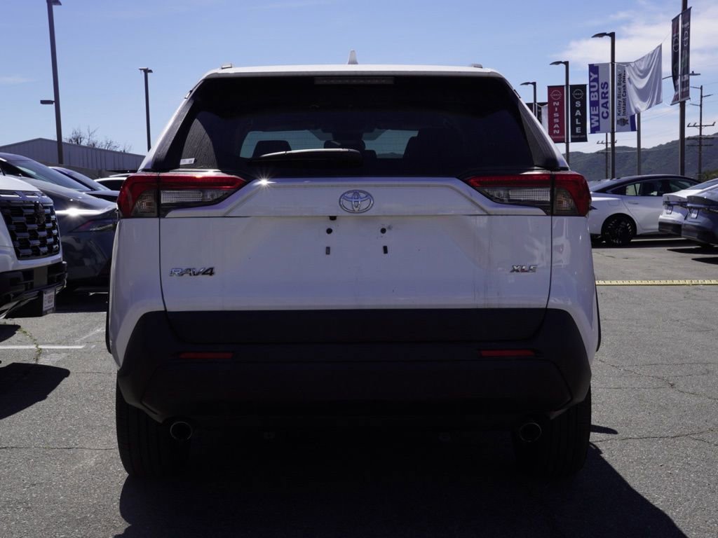 Used 2025 Toyota RAV4 XLE image 5