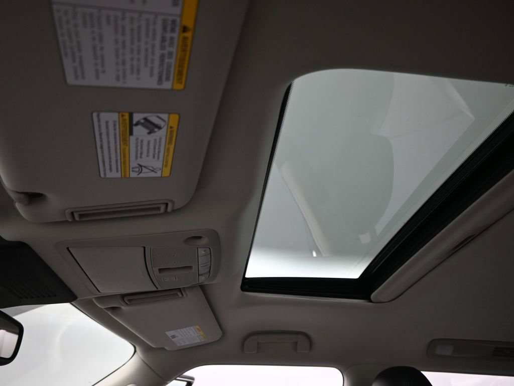 Used 2024 Nissan Armada SL image 20