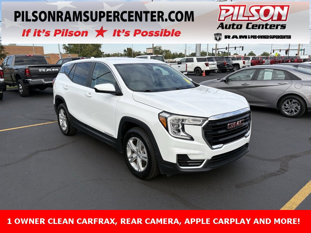 Used 2024 GMC Terrain SLE image 1