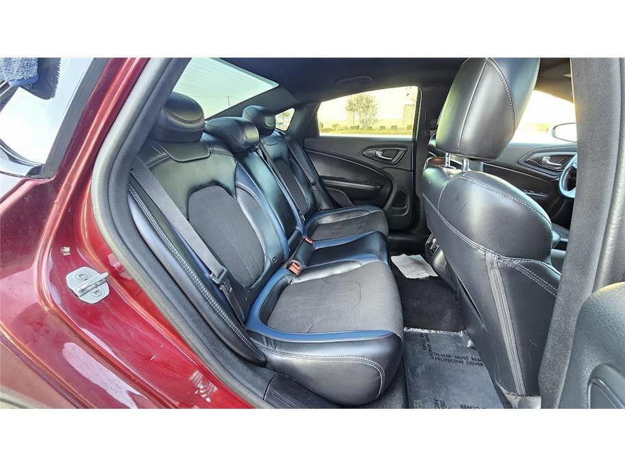 Used 2015 Chrysler 200 S w/ Navigation & Sound Group I image 15