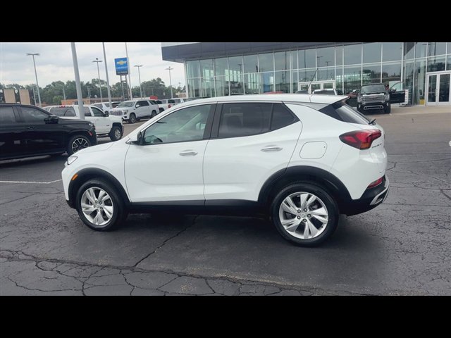 Certified 2024 Buick Encore GX Preferred w/ Comfort Package FWD image 6