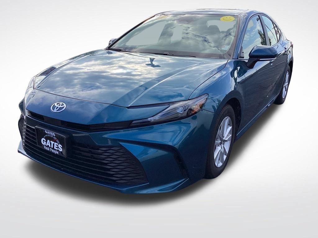 Used 2025 Toyota Camry LE FWD image 5