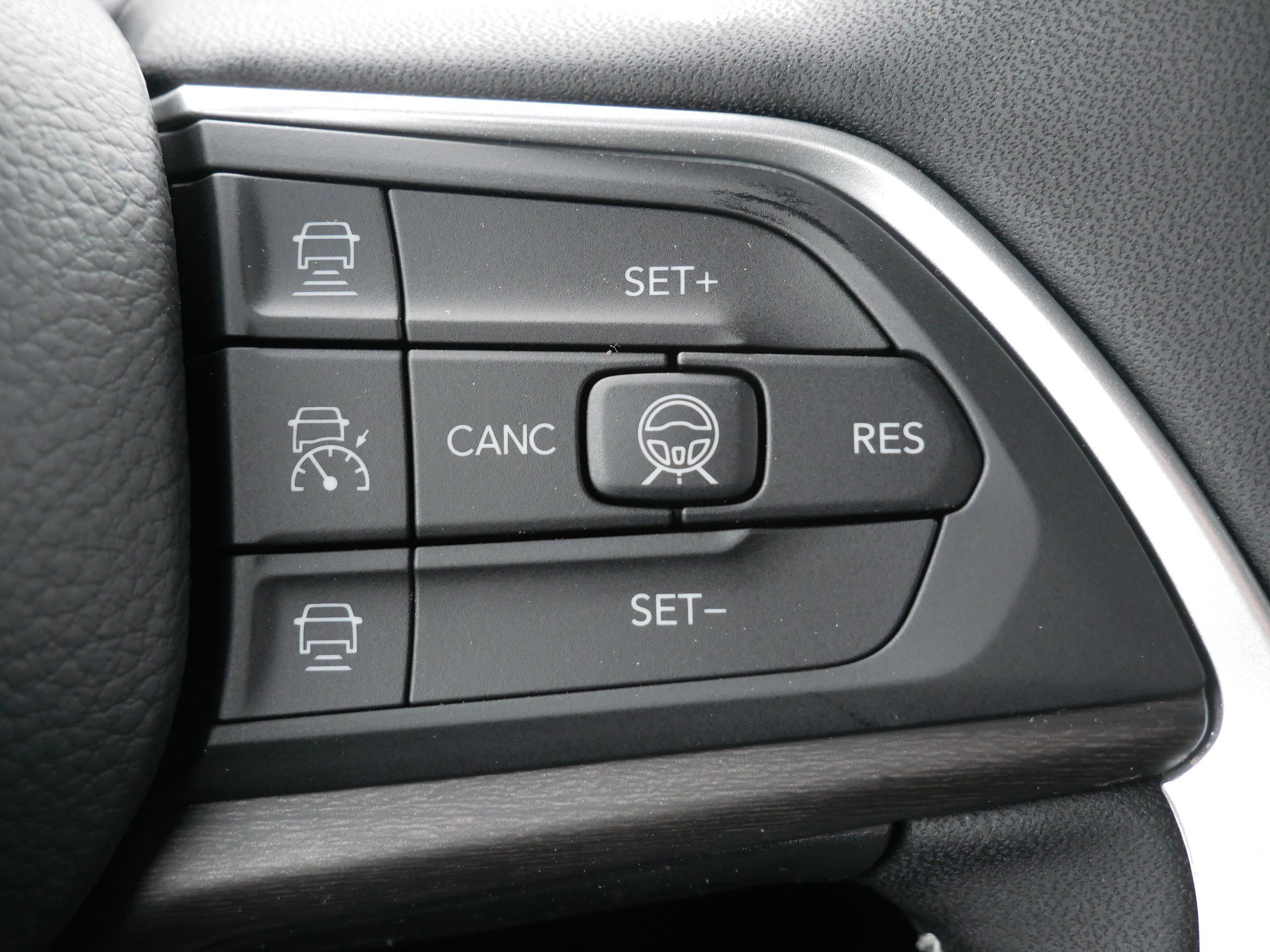 New 2026 Jeep Grand Cherokee Limited Reserve AWD/4WD image 16