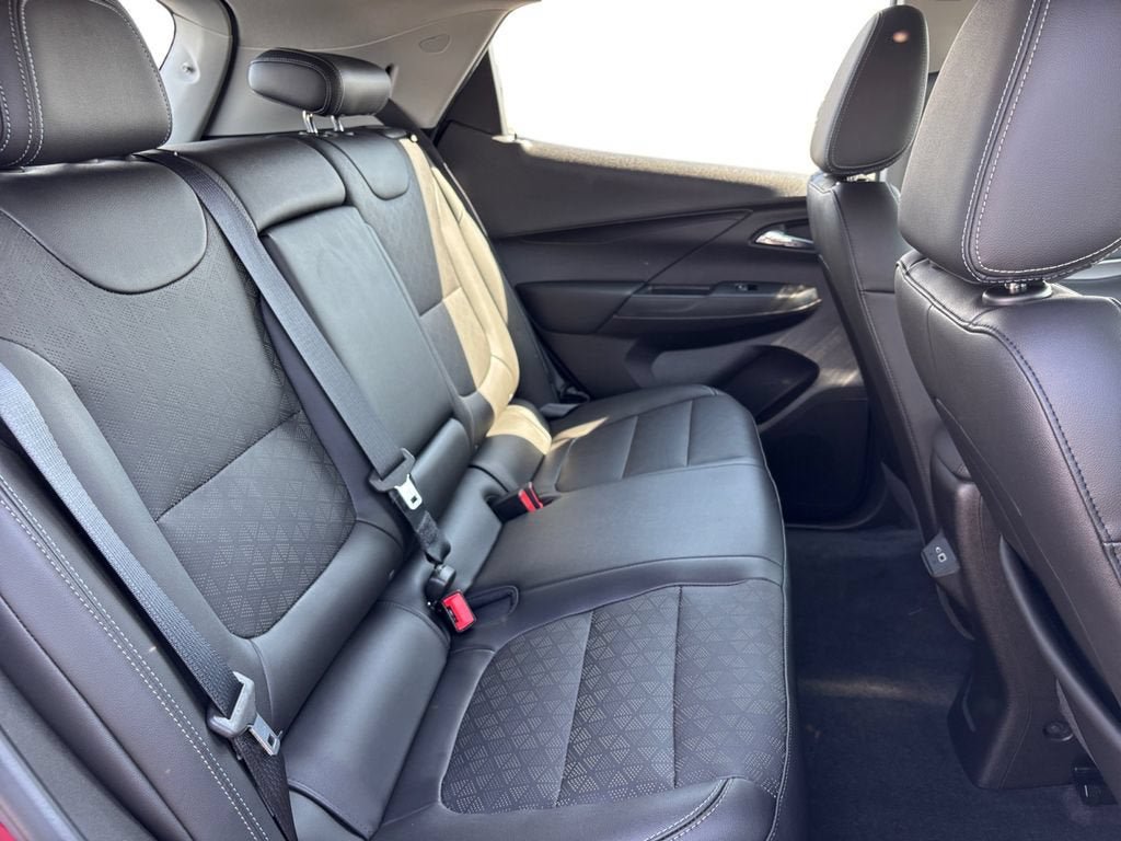Certified 2022 Chevrolet Bolt LT w/ Infotainment Package FWD image 18