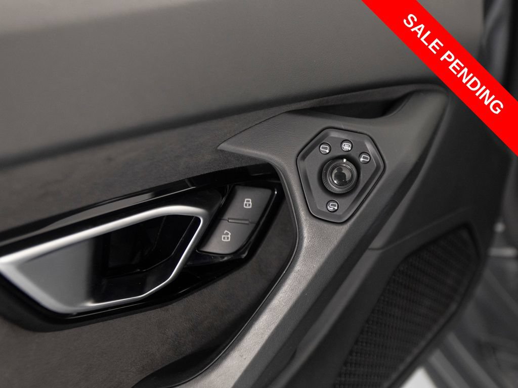 Used 2016 Lamborghini Huracan LP 610-4 AWD/4WD image 16