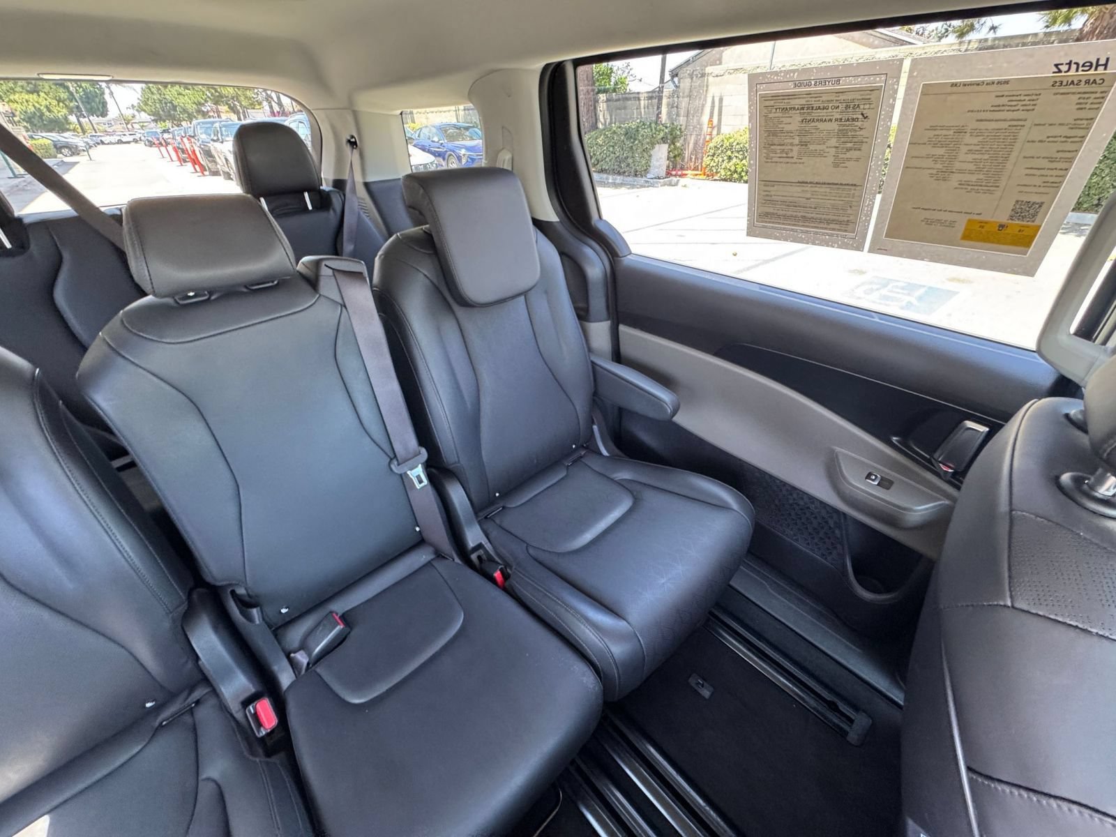 Used 2026 Kia Carnival FWD image 39