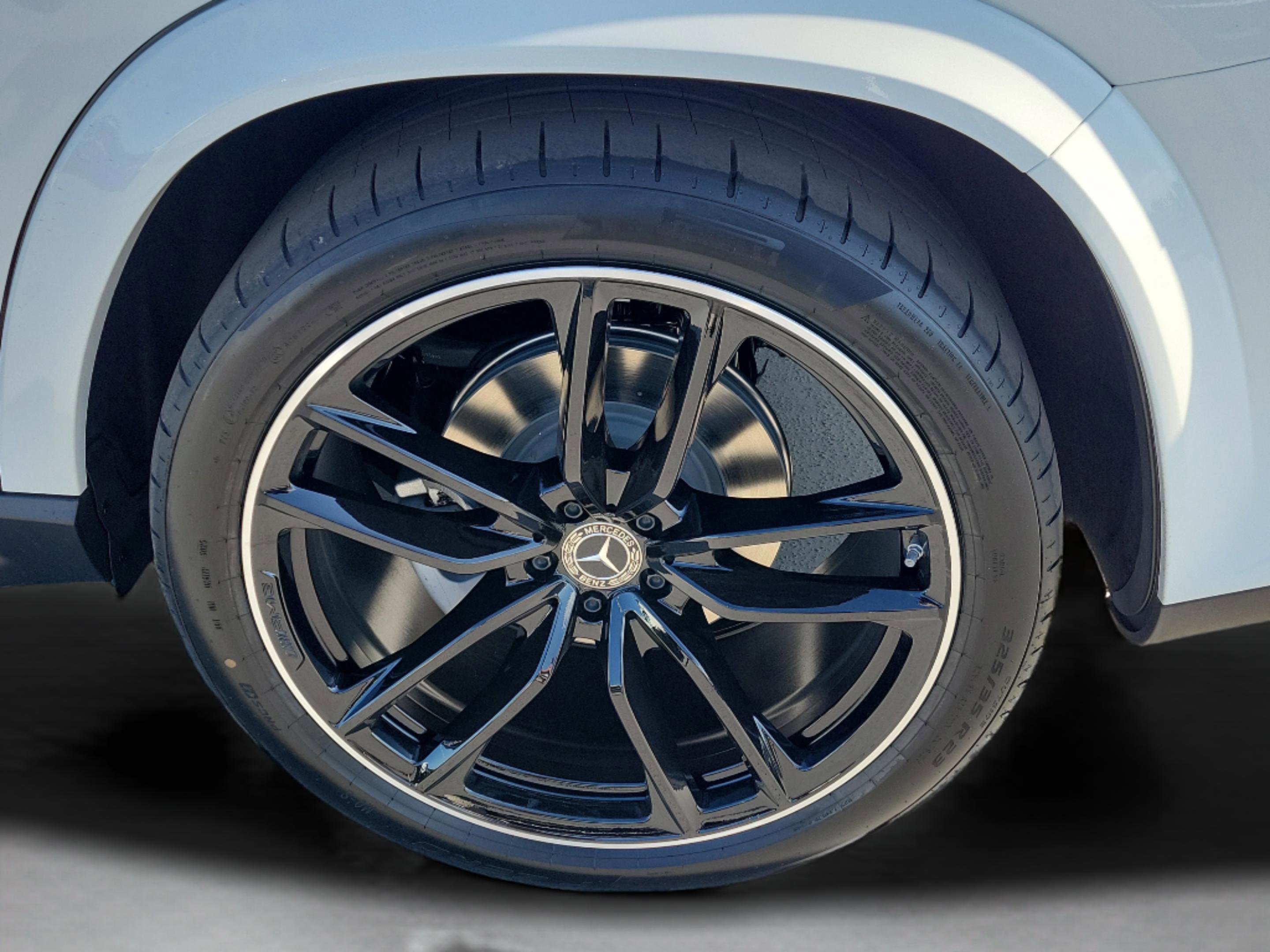 New 2026 Mercedes-Benz GLS 450 4MATIC image 32