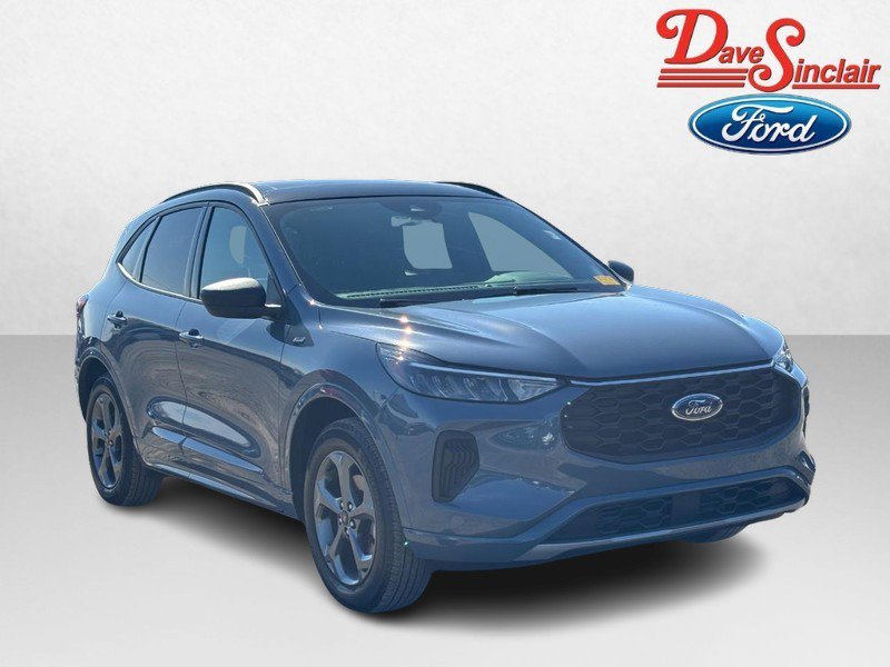 Used 2023 Ford Escape ST-Line w/ Tech Pack #1 AWD/4WD image 4