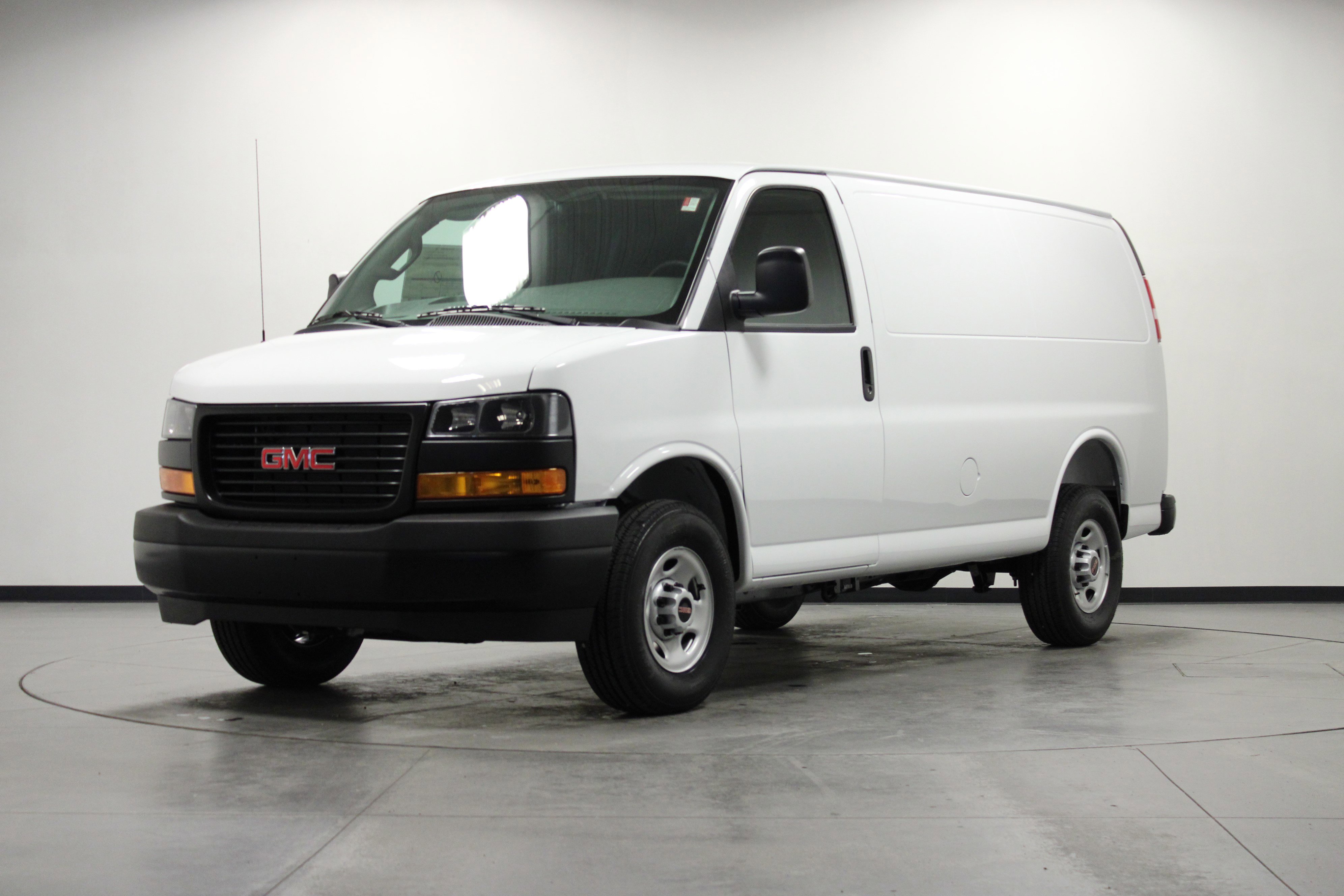 New 2026 GMC Savana 2500 RWD image 8