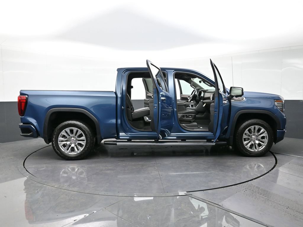 Used 2024 GMC Sierra 1500 Denali w/ Technology Package AWD/4WD image 32