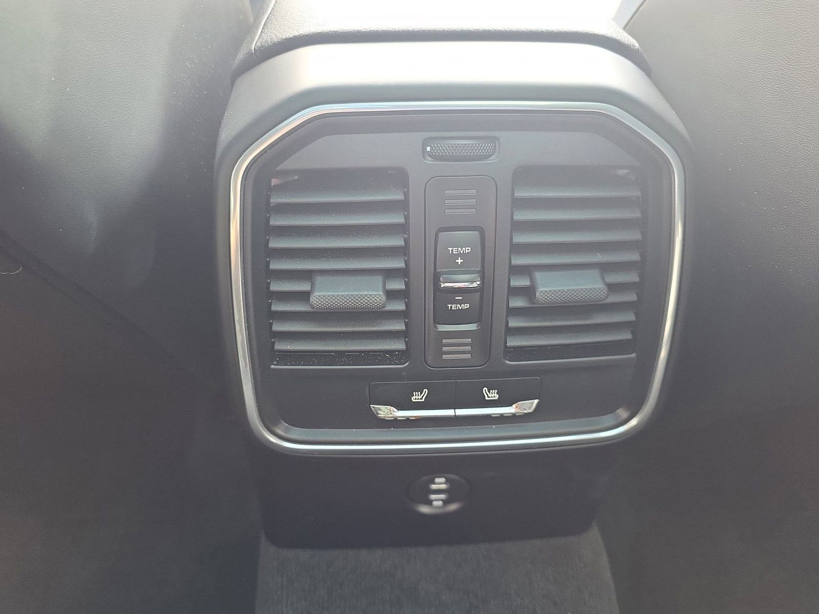 Certified 2023 Porsche Macan S image 23