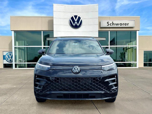 New 2026 Volkswagen Tiguan SE R-Line AWD/4WD image 3