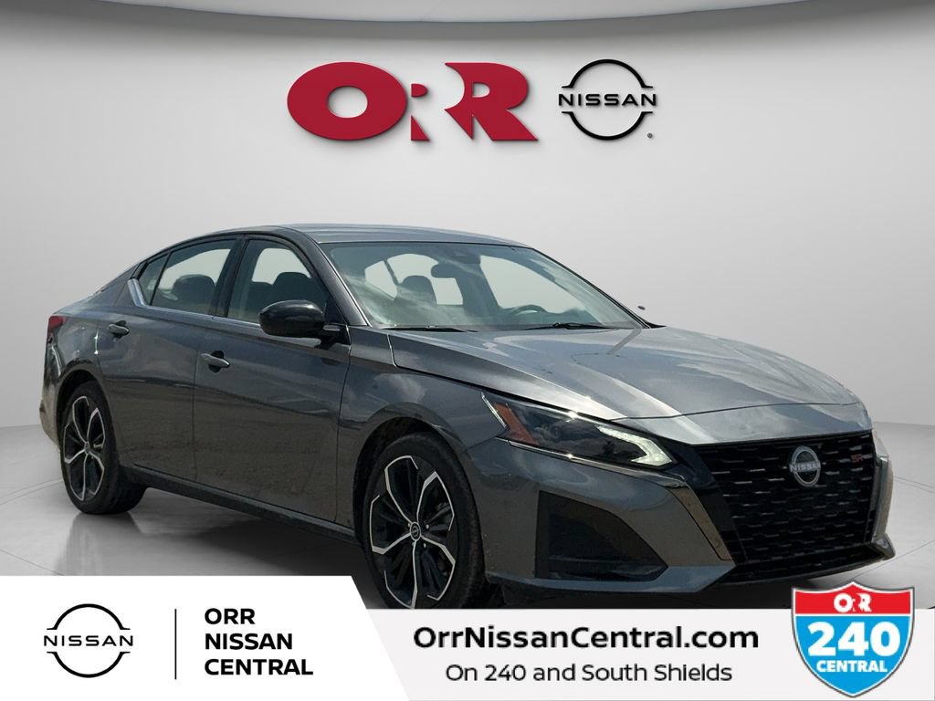 Used 2025 Nissan Altima 2.5 SR FWD image 3
