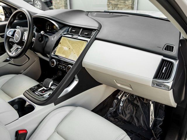 Used 2022 Jaguar E-PACE SE image 29