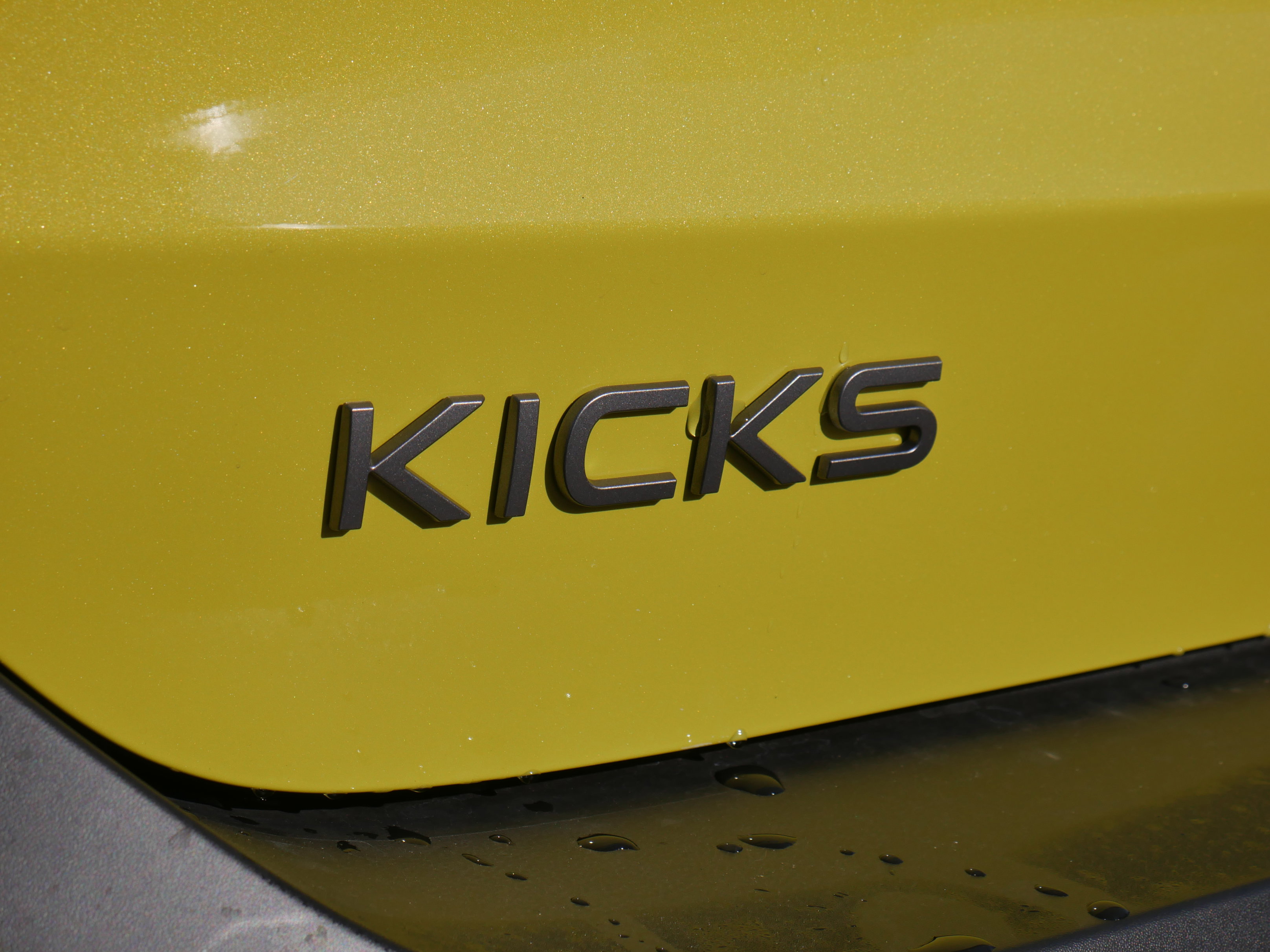 New 2026 Nissan Kicks SR w/ Cold Weather Package image 18