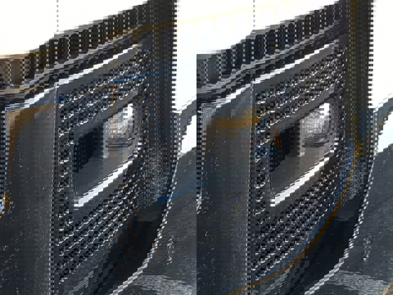 Used 2024 Land Rover Defender 130 X-Dynamic SE image 11