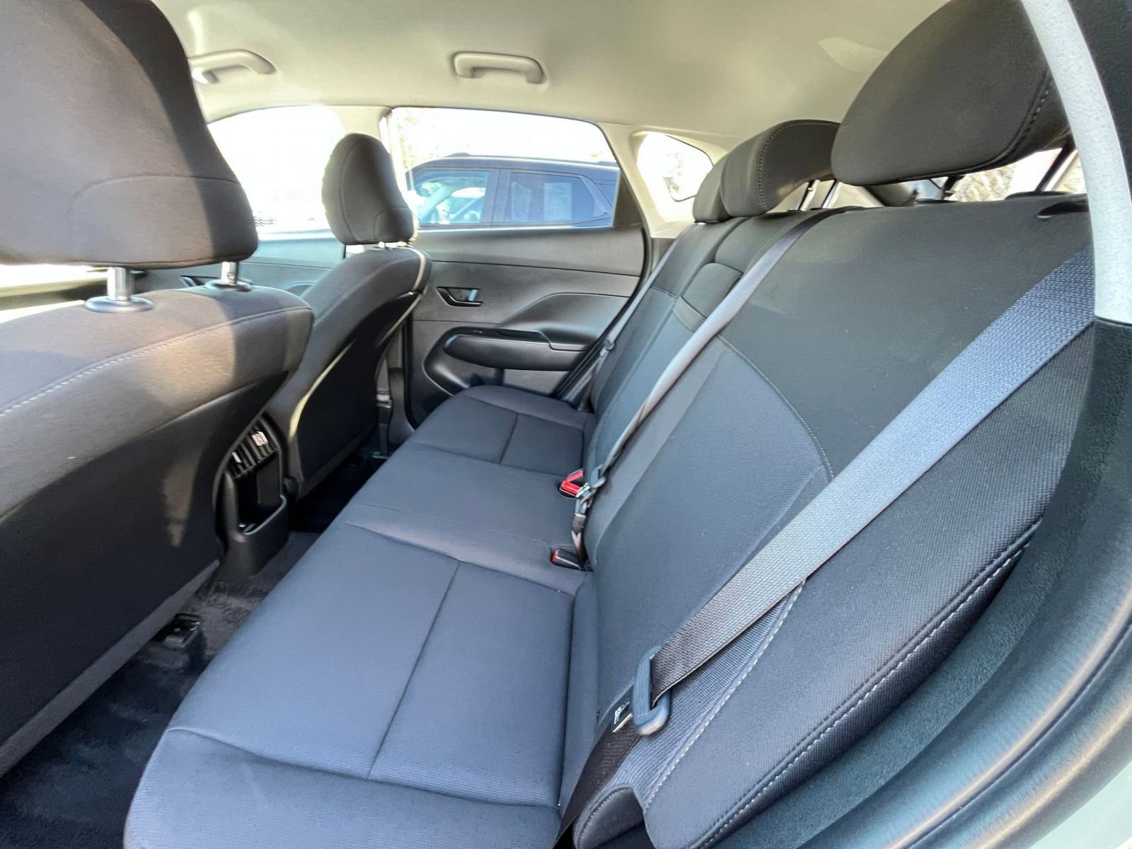 Used 2025 Volkswagen Atlas SE image 25