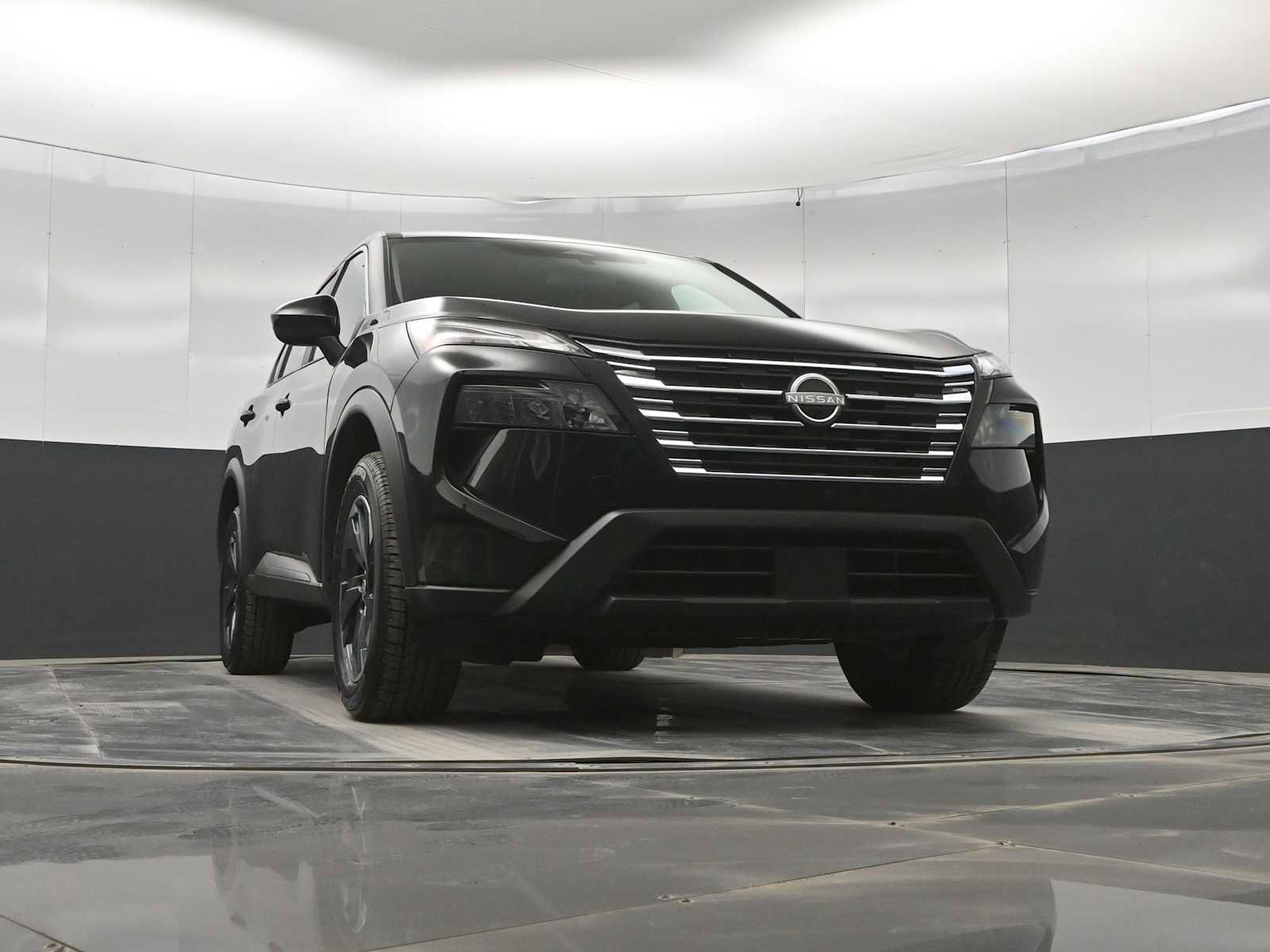 Used 2024 Nissan Rogue SV FWD image 32
