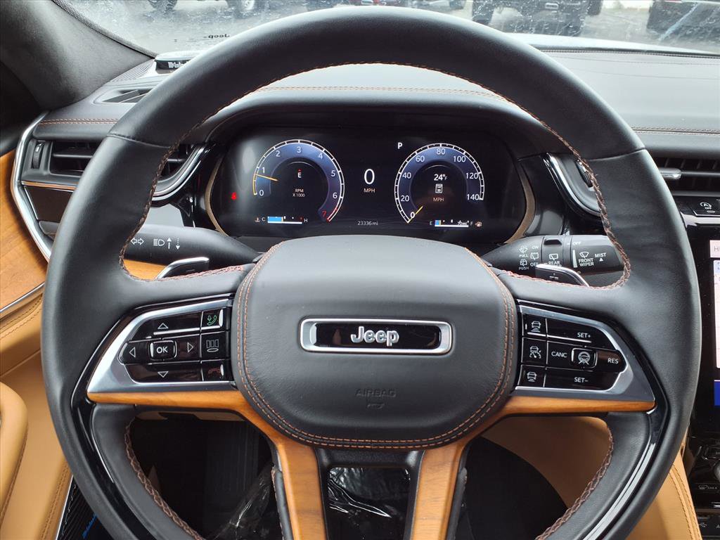 Used 2024 Jeep Grand Cherokee L Summit image 11