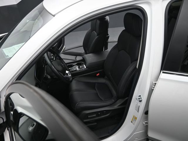 Used 2025 Honda Pilot EX-L image 11