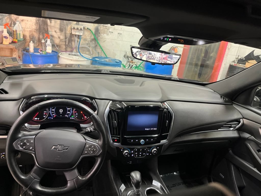 Used 2023 Chevrolet Traverse Premier w/ Redline Edition FWD image 21