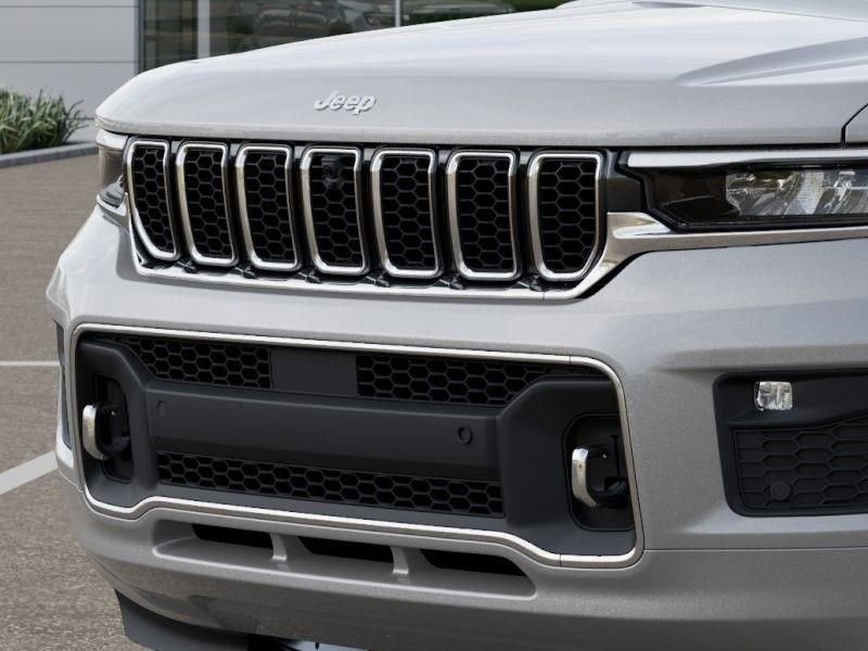 New 2025 Jeep Grand Cherokee Overland image 11