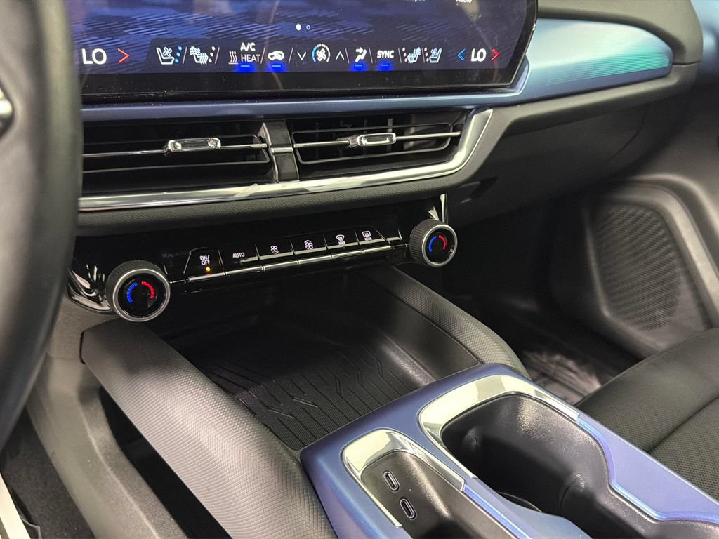 Certified 2024 Chevrolet Equinox EV LT FWD image 24