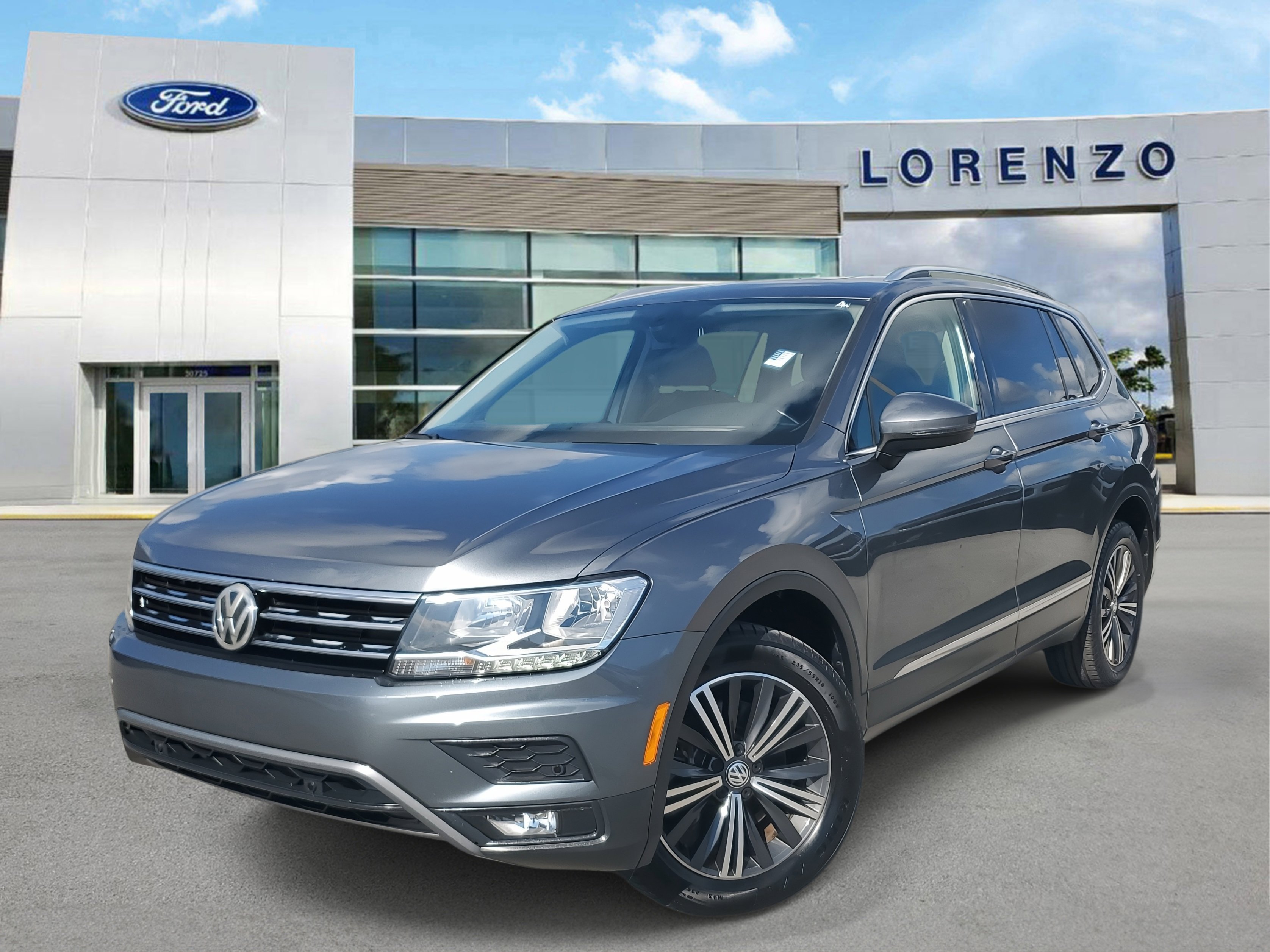 Used 2019 Volkswagen Tiguan SEL image 1