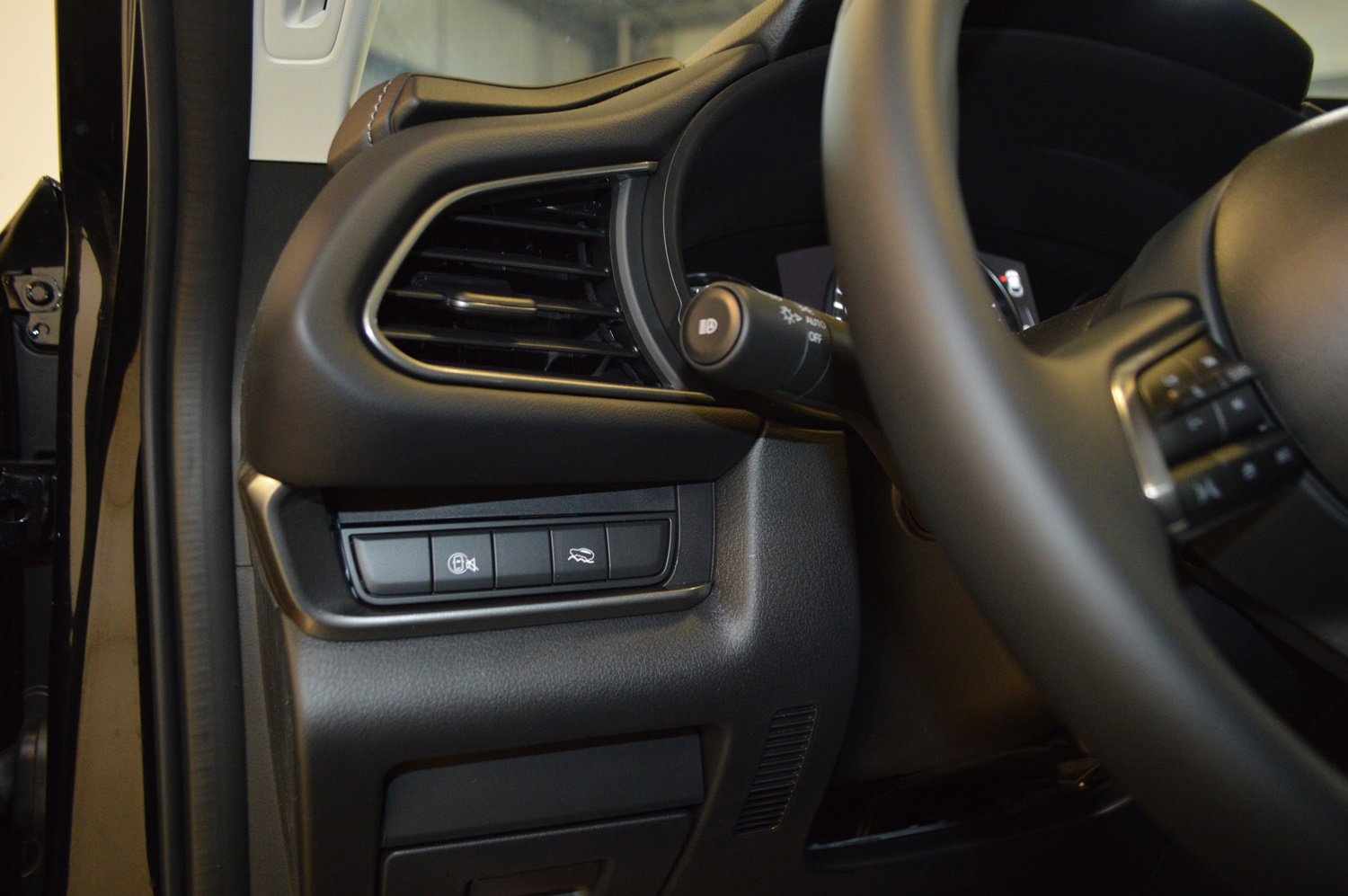 New 2025 MAZDA CX-30 AWD 2.5 S w/ Select Sport Pkg image 16