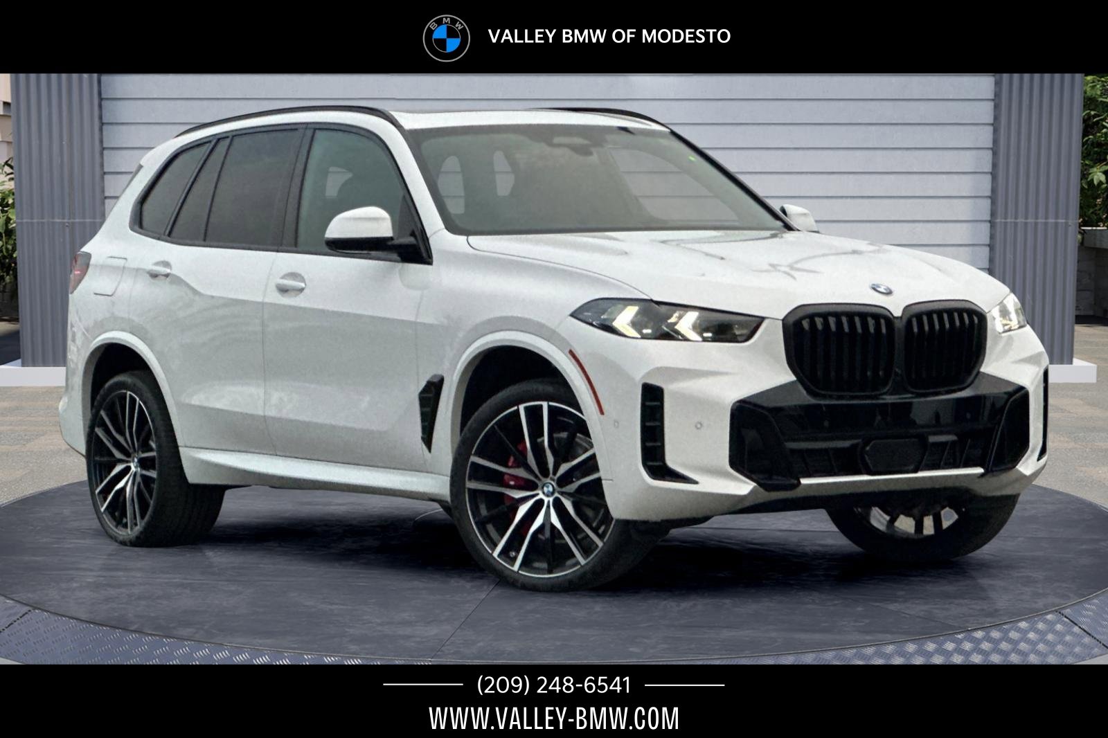 New 2026 BMW X5 xDrive40i w/ M Sport Package