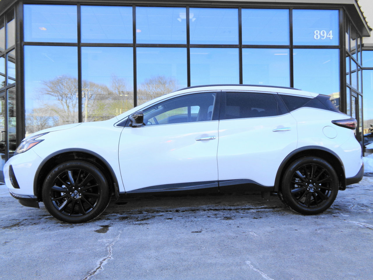 Used 2023 Nissan Murano SV w/ SV Midnight Edition Package image 8