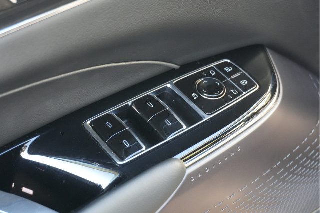 Used 2024 Cadillac Lyriq Luxury w/ LPO, Floor Liner Package AWD/4WD image 13